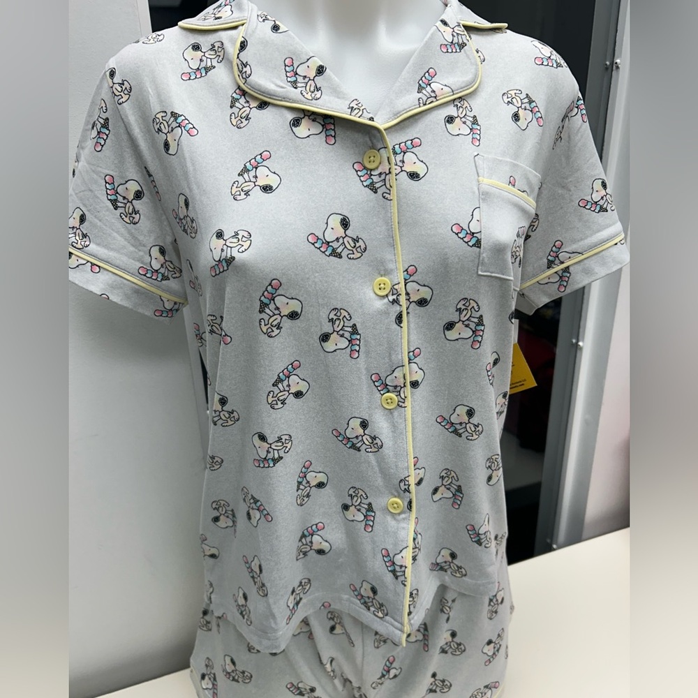 NWT- Ladies Snoopy 2 pc Pj/Lounge Set